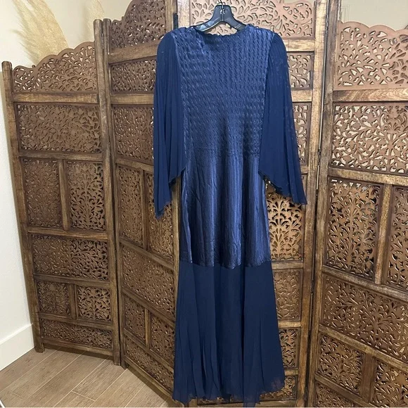 NWOT Komarov Charmuese Metallic Braided Long Sleeve Dress size small reg $510 - Picture 7 of 7